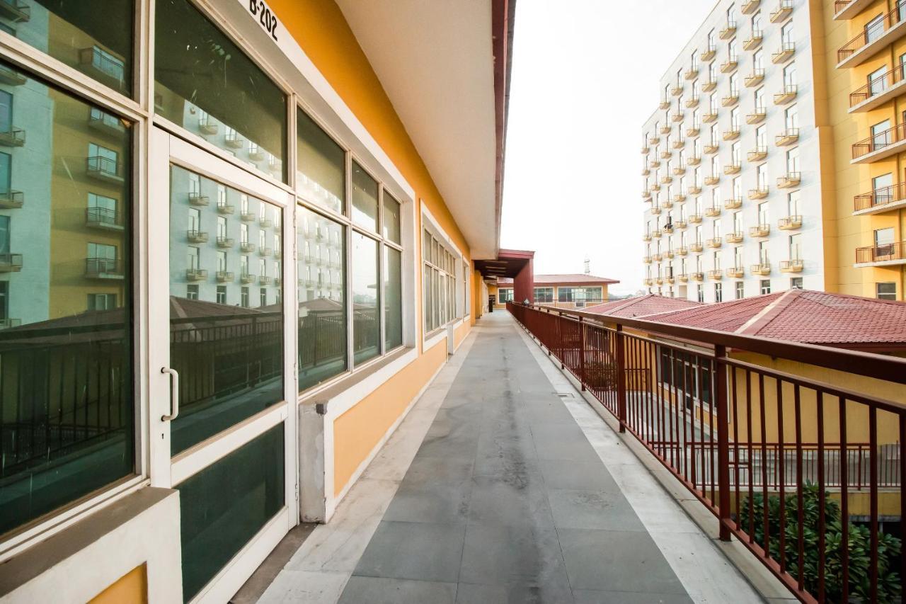 Hotel Grand 81 Faridabad Exteriör bild
