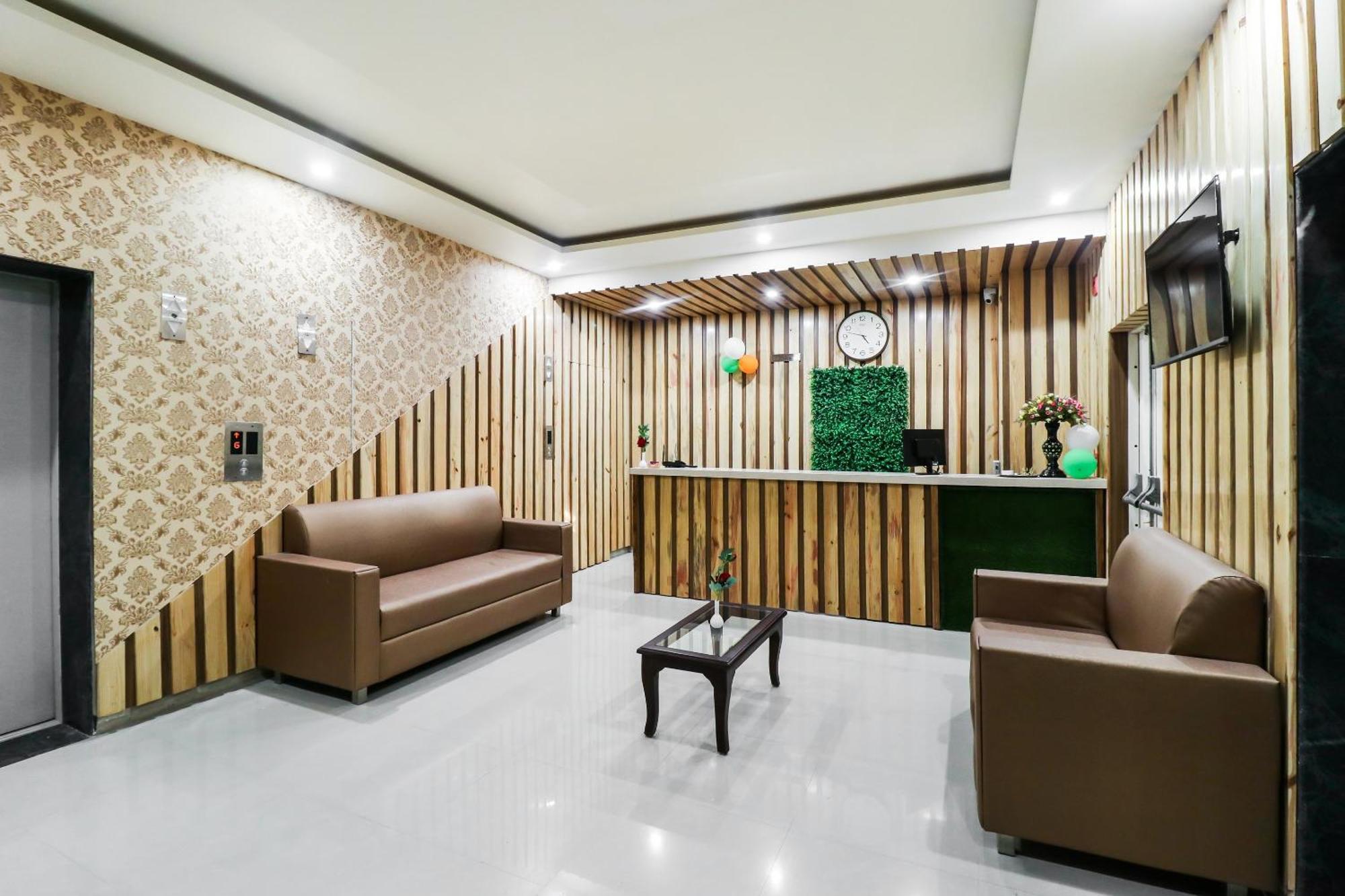 Hotel Grand 81 Faridabad Exteriör bild