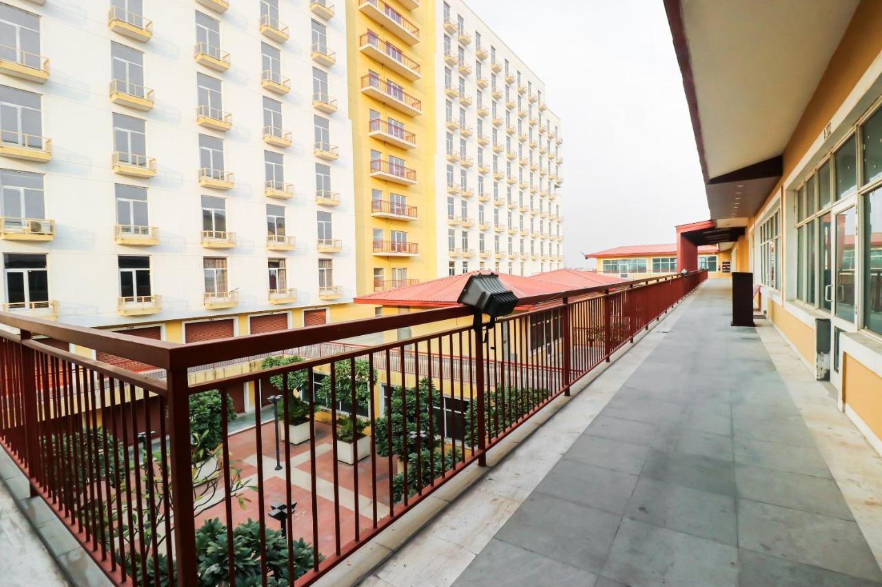 Hotel Grand 81 Faridabad Exteriör bild