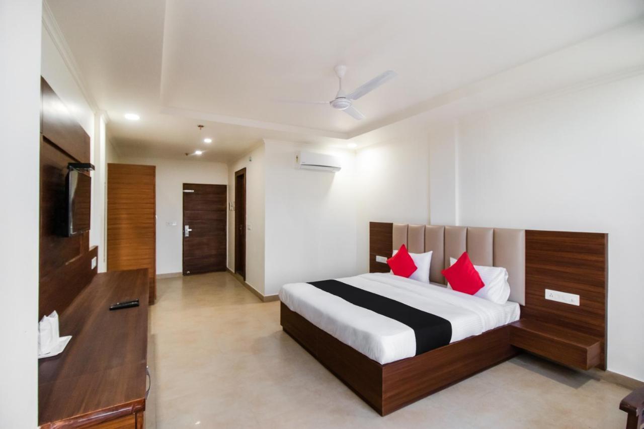 Hotel Grand 81 Faridabad Exteriör bild